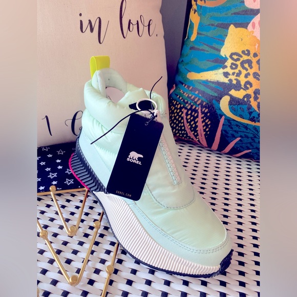 Sorel Out N About III Waterproof Puffy Zip Boots ✨ Sea Sprite + Chalk Size 11 - Picture 1 of 11